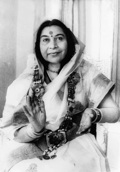 ShriMataji_BW